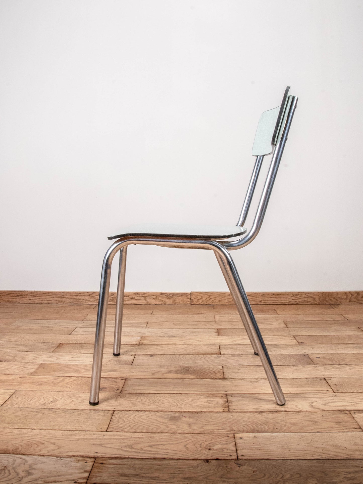 Chaises en formica