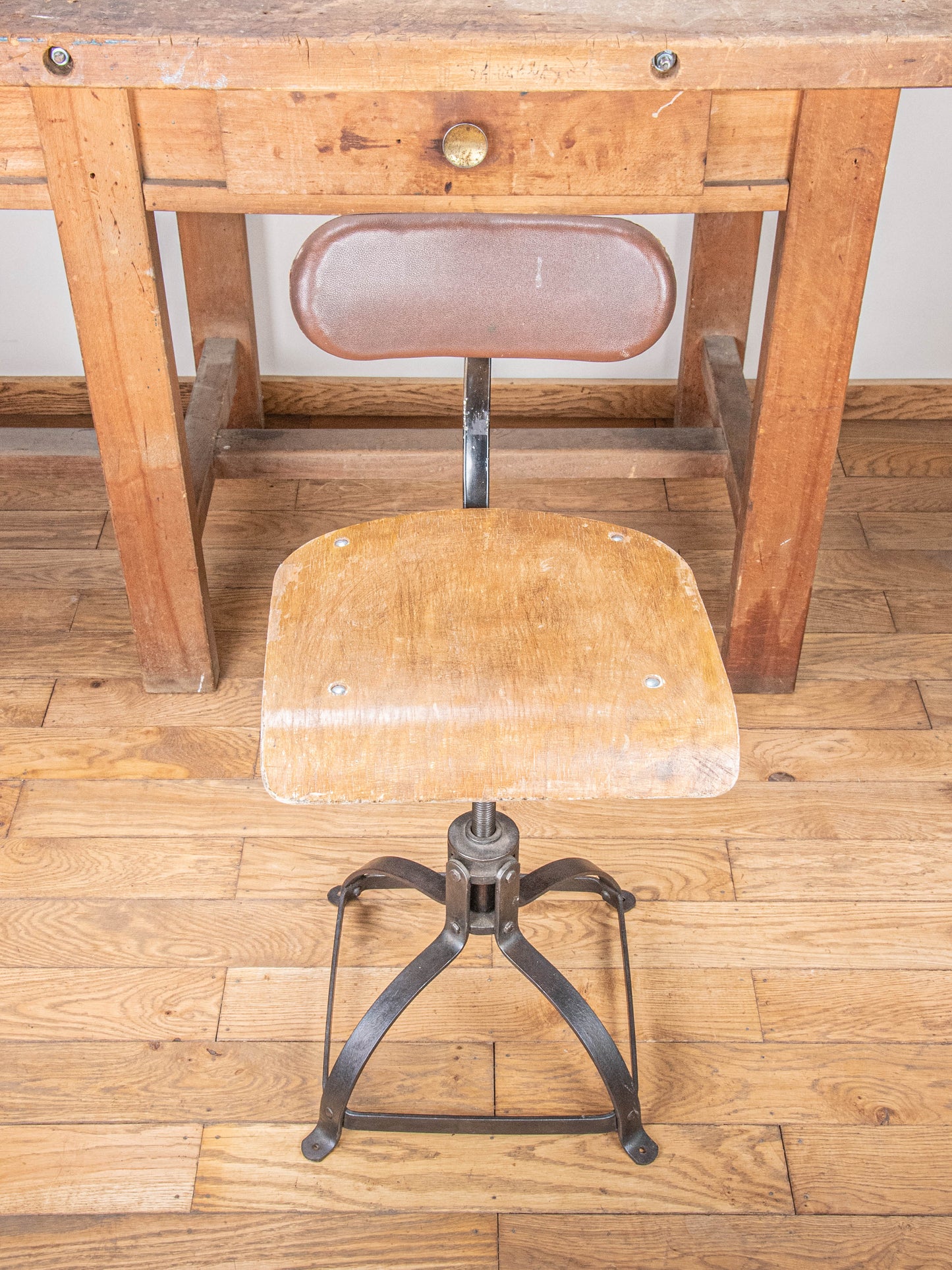 Tabouret d'atelier Bienaise